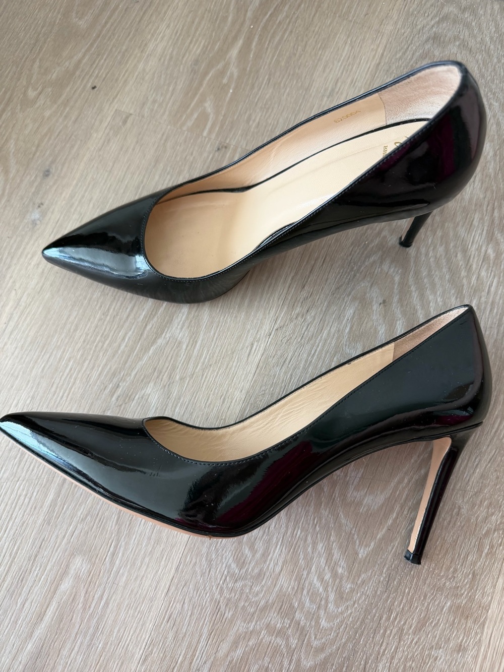 Magli Bruno Magli Black Patent Pointed-Toe Mid Heel Pump - Picture 4 of 10